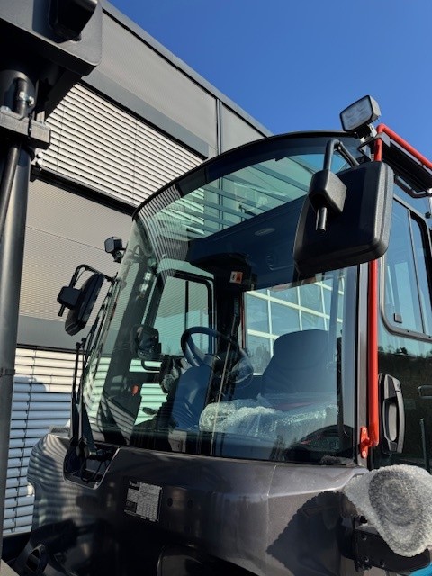 45459_D90S-9DEMO-12